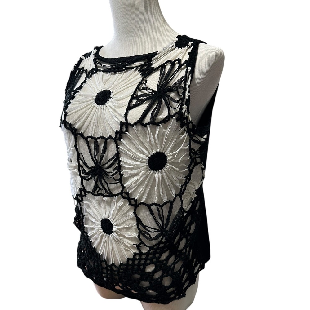Quest-Ce Que C'est Black White Crochet Ribbon Floral Tank Top L Whimsigoth Fairy